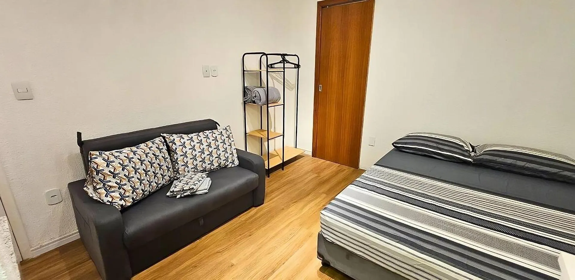 Apartamento Suites - 100M Da Praia Do Forte - Cabo Frio Com Ar E Wi Fi