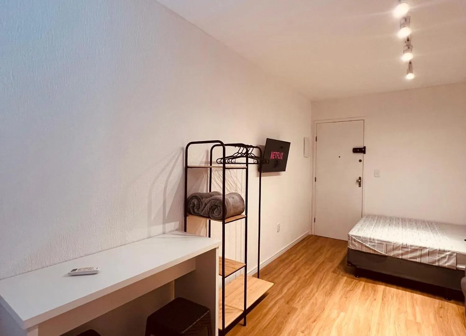 Suites - 100M Da Praia Do Forte - Cabo Frio Com Ar E Wi Fi Apartamento